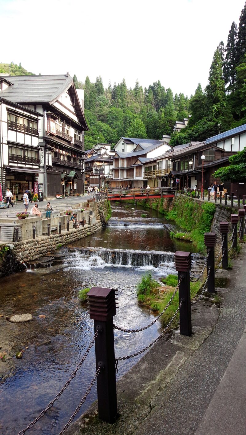 昼の銀山温泉