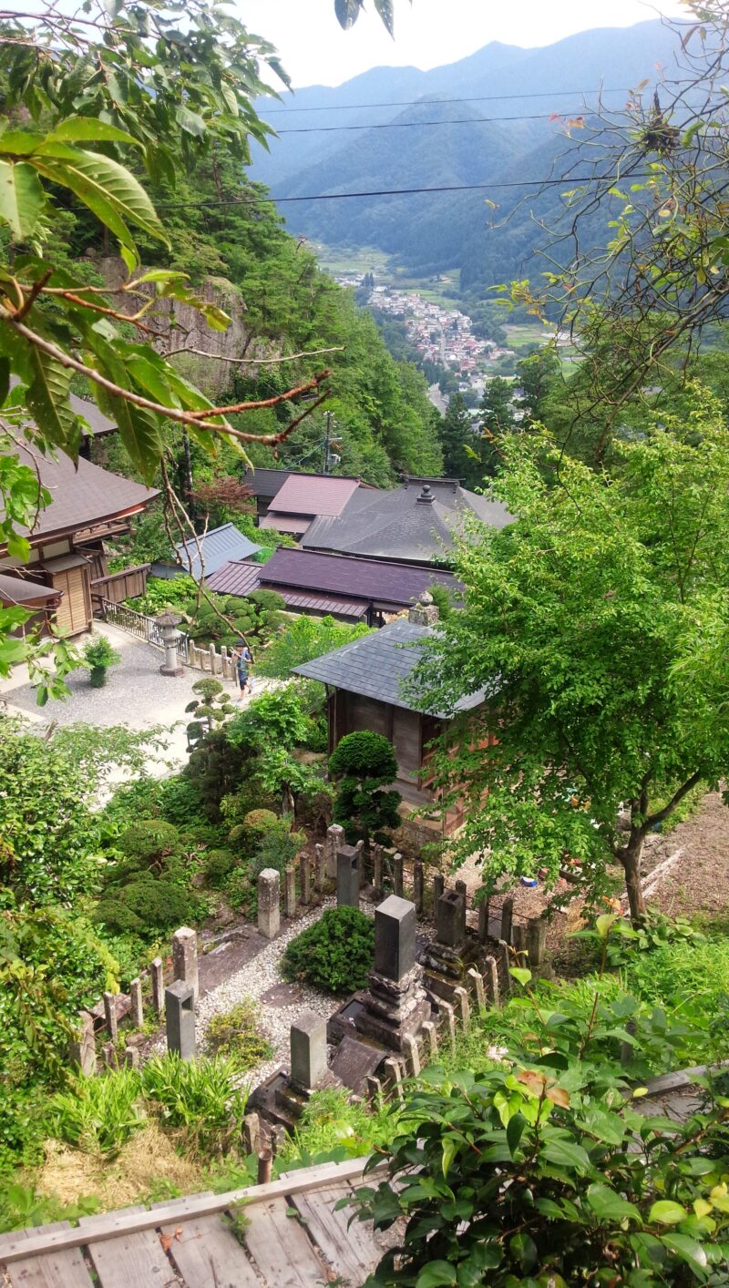 山寺　大仏殿から見下ろした景色