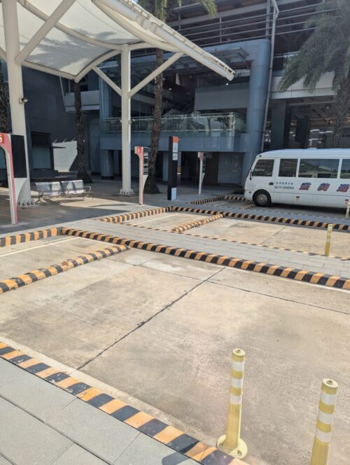 高鉄台南駅バス停