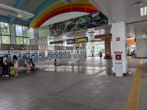 MRT動物園駅猫空側